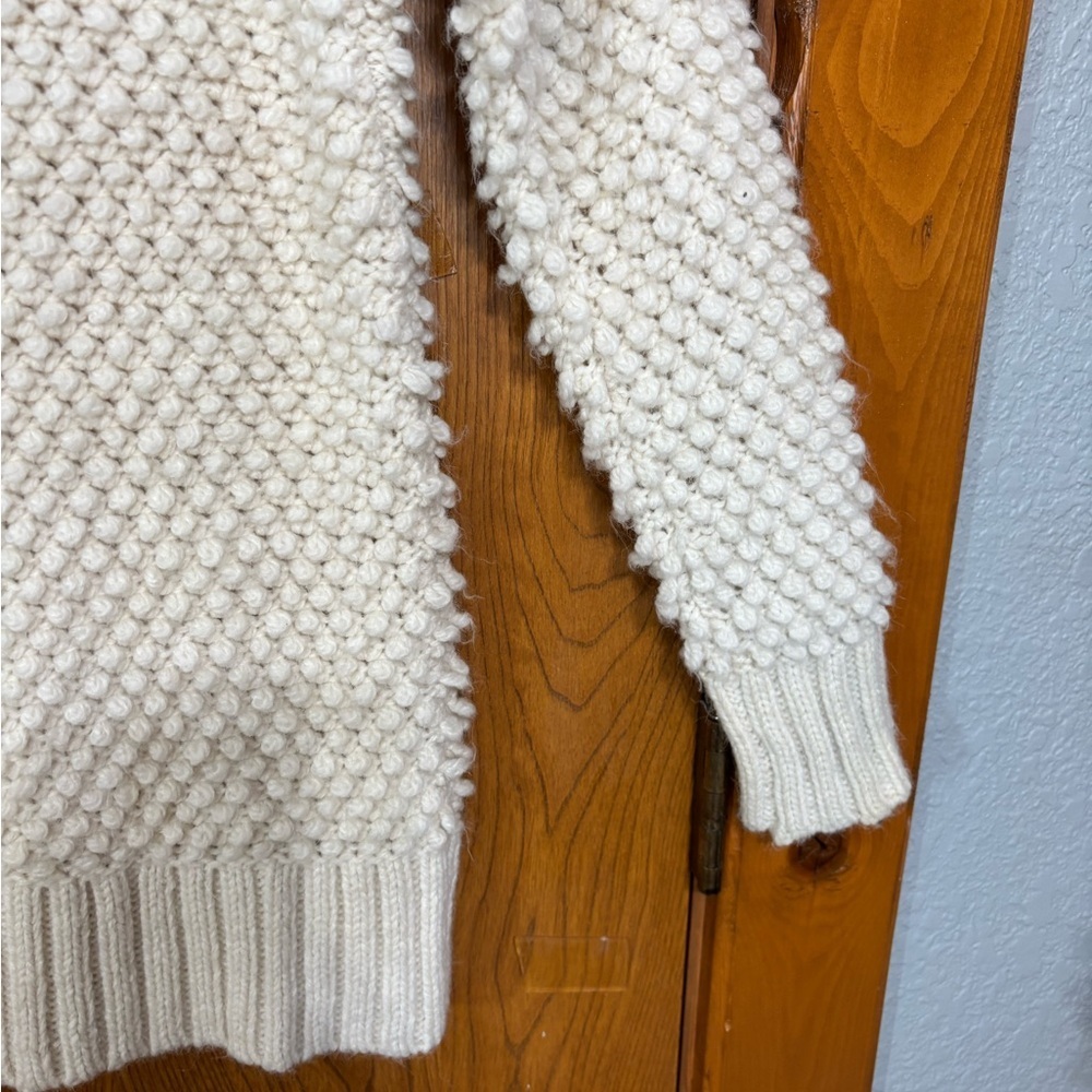 American Eagle Outfitters Textured Cream Sweater - Picture 6 of 7